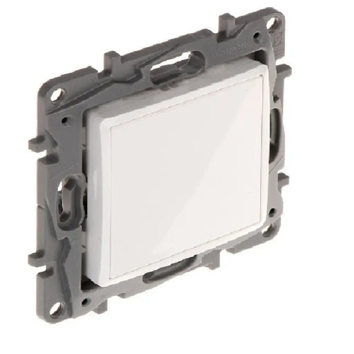 ПРАЗЕН МОДУЛ И АДАПТЕР MOSAIC NILOE LEGRAND-БЯЛ