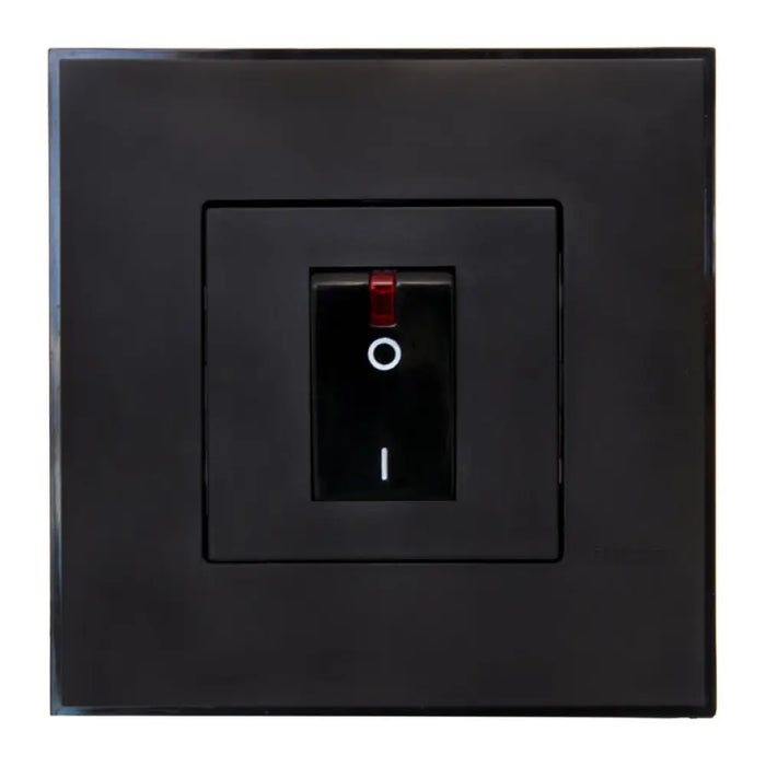 КЛЮЧ БОЙЛЕРЕН С РАМКА 32A ЧЕРЕН BTICINO CLASSIA