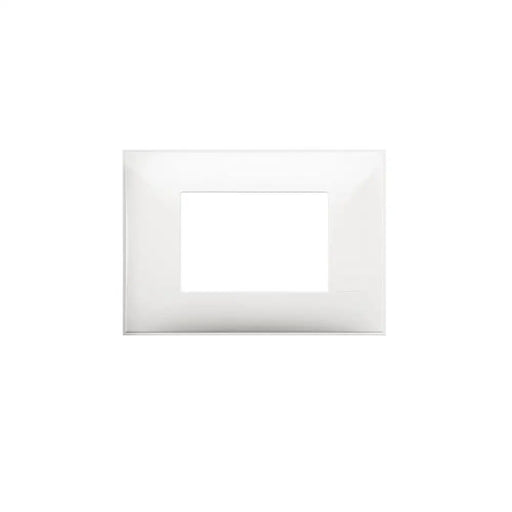 3-МОДУЛНА РАМКА CLASSIA LEGRAND - БЯЛ
