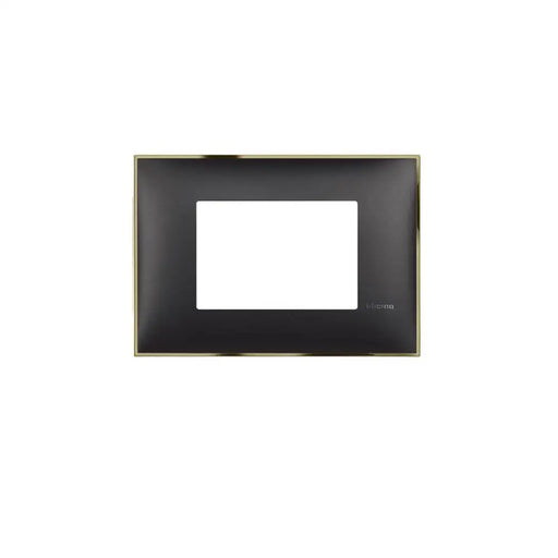 3-МОДУЛНА РАМКА CLASSIA LEGRAND - ЧЕРНО СЪС ЗЛАТНО