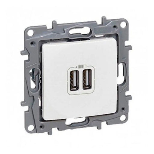 ДВОЙНА USB ЗАРЕЖДАЩА РОЗЕТКА БЯЛА LEGRAND NILOE