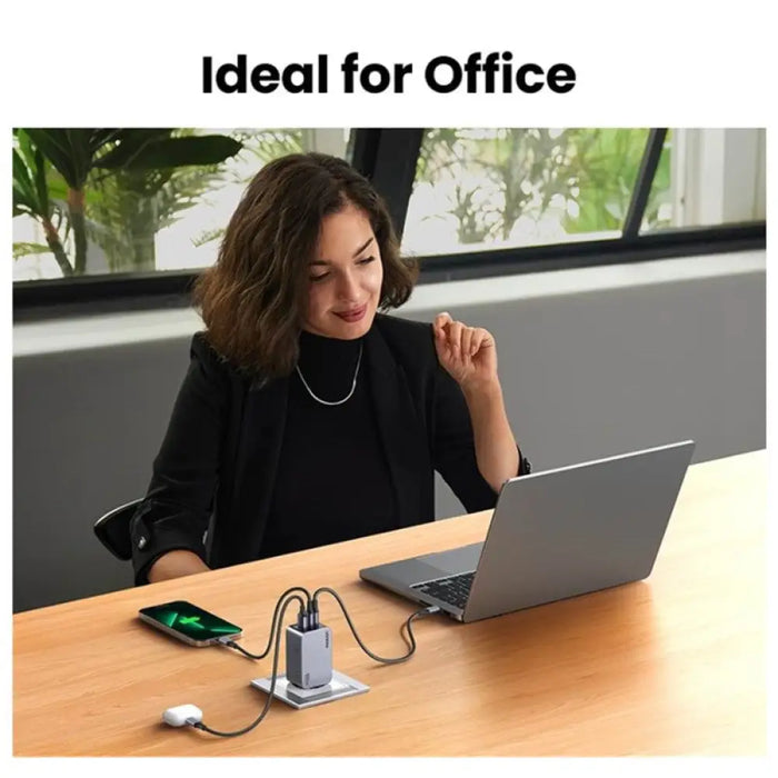 УНИВЕРСАЛНО ЗАРЯДНО УСТРОЙСТВО X757 220V 2xUSB-C 1xUSB A