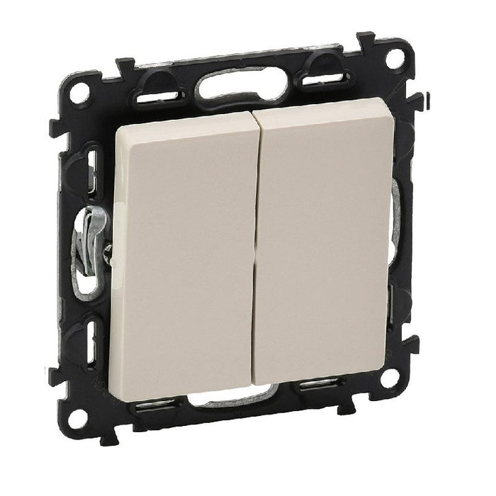 СЕРИЕН ДЕВЯТОРЕН БУТОН VALENA LIFE LEGRAND - КРЕМ