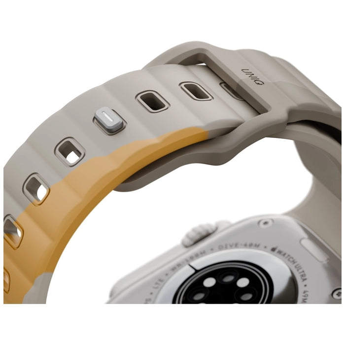 Uniq Stride De Rubber Strap за Apple Watch 44 / 45 / 46 / 49 мм - бежов