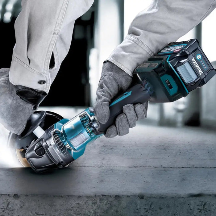 АКУМУЛАТОРЕН БЕЗЧЕТКОВ ЪГЛОШЛАЙФ MAKITA GA023GZ 40 V 125 мм