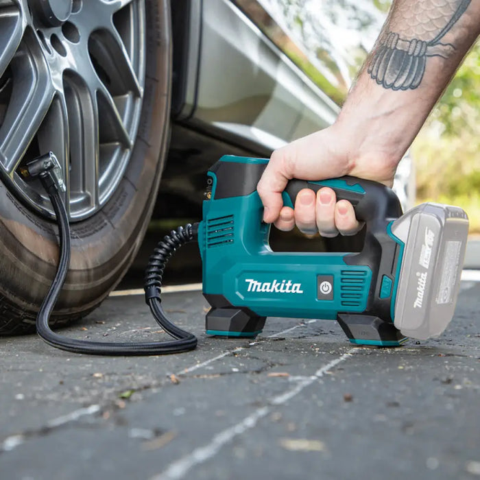 АКУМУЛАТОРЕН КОМПРЕСОР MAKITA DMP180Z