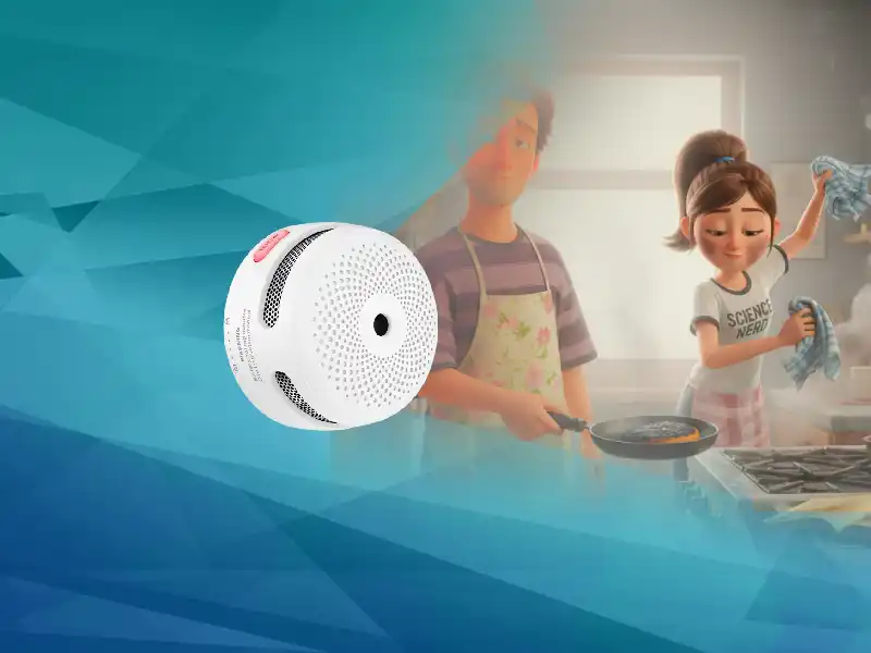 Бяла и черна охранителна камера с елегантен, модерен дизайн.