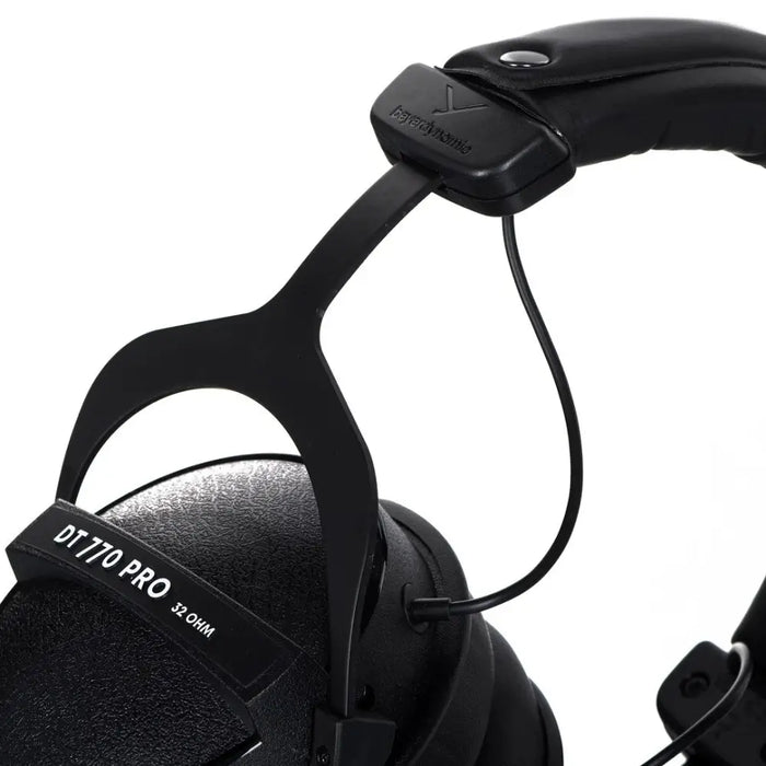 Beyerdynamic DT 770 PRO 32 Ω - затворени студийни слушалки