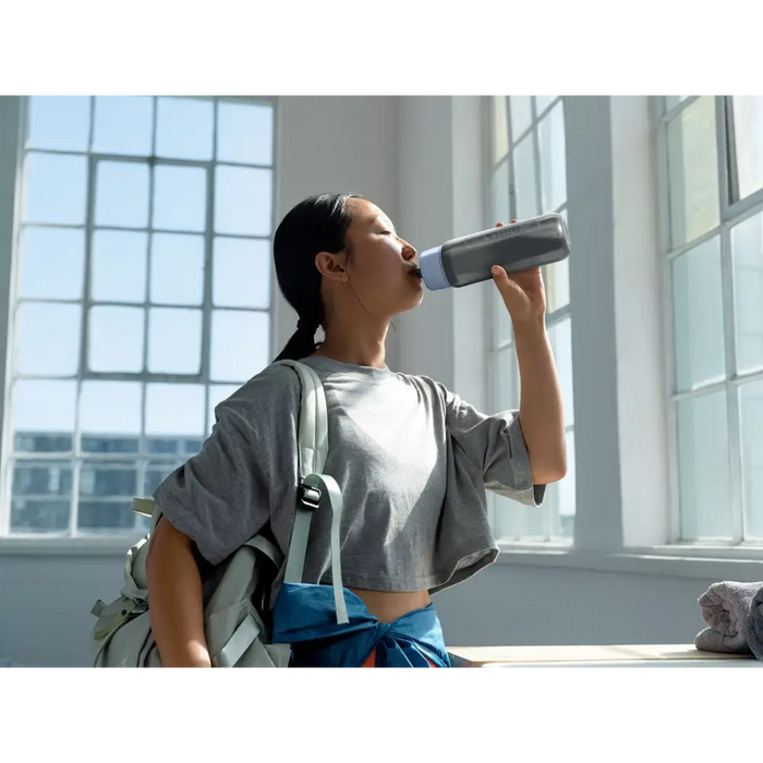 Brita Active синя филтърна бутилка с 2 диска