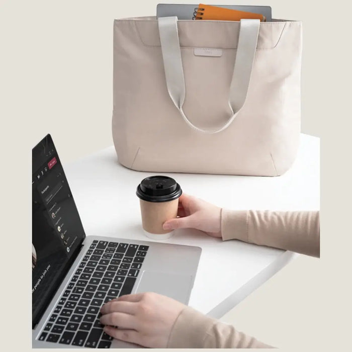 Чанта Uniq Arden Tote 16L - черна