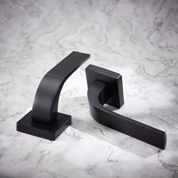 ДРЪЖКА ЗА ВРАТА YALE БОЛОНЯ