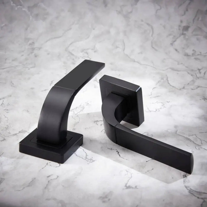 ДРЪЖКА ЗА ВРАТА YALE БОЛОНЯ