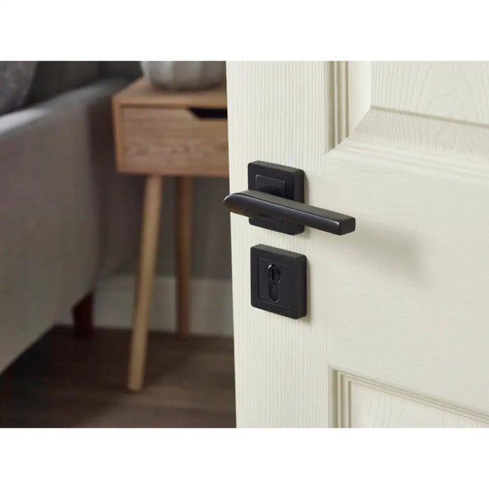 ДРЪЖКА ЗА ВРАТА YALE СИЕНА