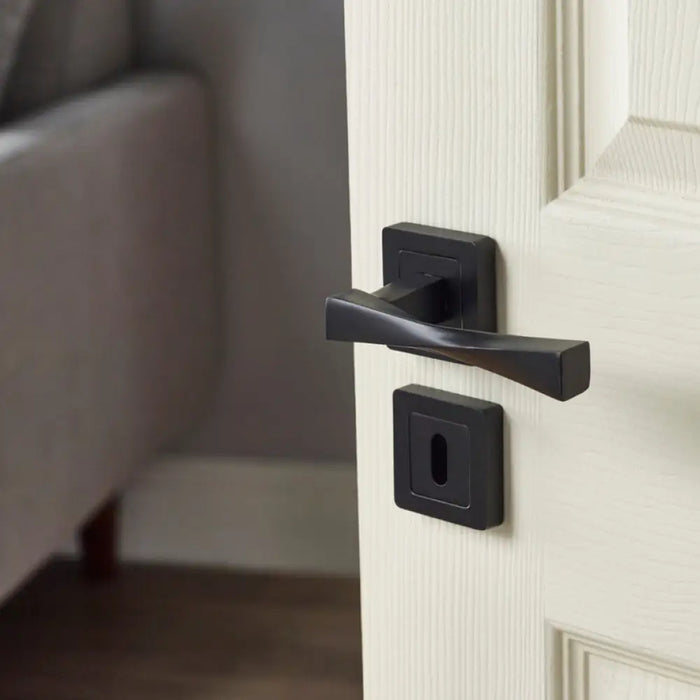 ДРЪЖКА ЗА ВРАТА YALE ВЕРОНА