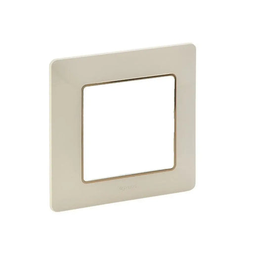 ЕДИНИЧНА РАМКА VALENA LIFE LEGRAND - КРЕМ/ЗЛАТО