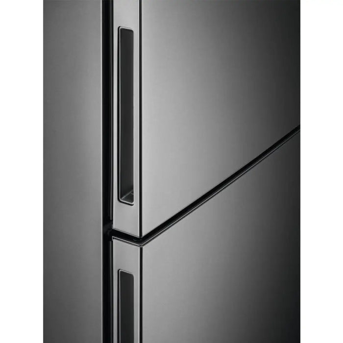 Electrolux LNC7ME32X3 Свободностоящ 330 LE Неръждаема