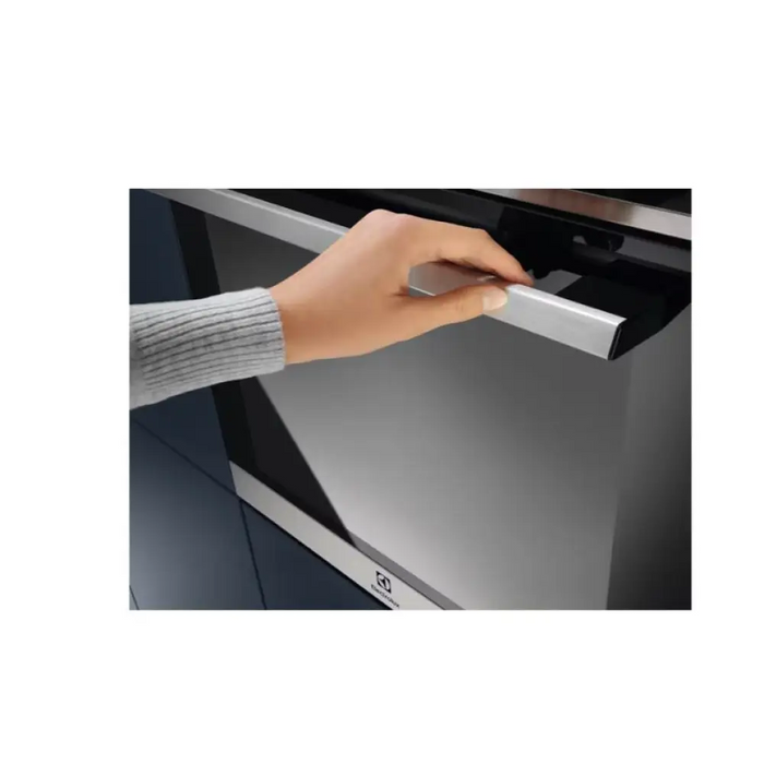 Electrolux SenseCook 700 каталитична фурна EOE5C71X