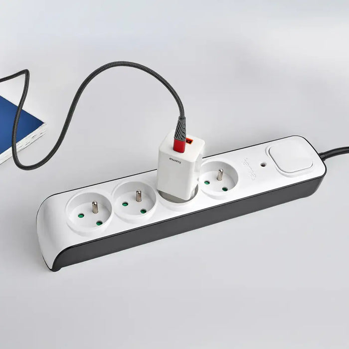 Hama Premium лента за защита от пренапрежение с 4 гнезда