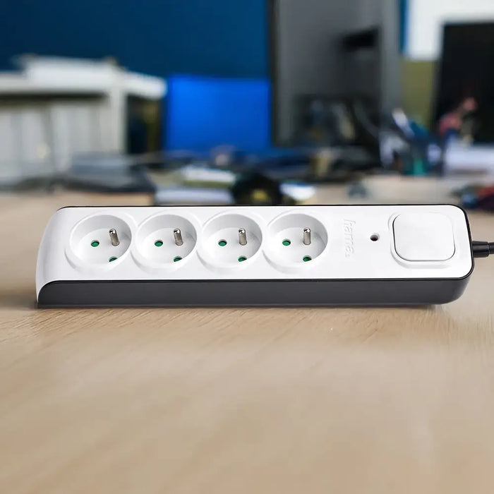 Hama Premium лента за защита от пренапрежение с 4 гнезда