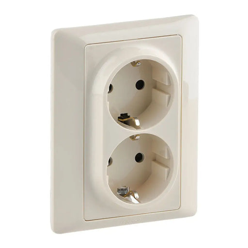 КОНТАКТ ДВОЕН С РАМКА КРЕМ LEGRAND VALENA LIFE