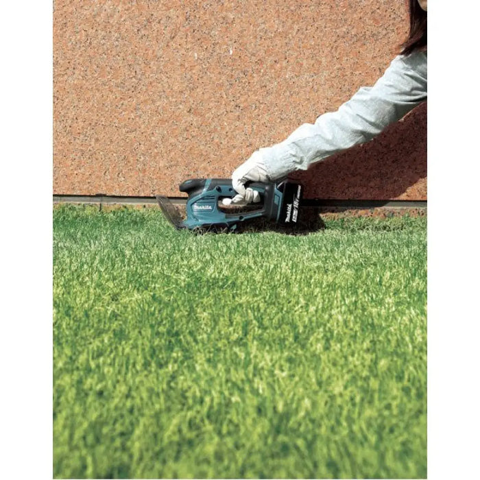 Makita DUM604ZX акумулаторна ножица за трева 16 cm 18 V