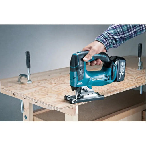 Моторен прободен трион Makita DJV182Z 2,6 кг