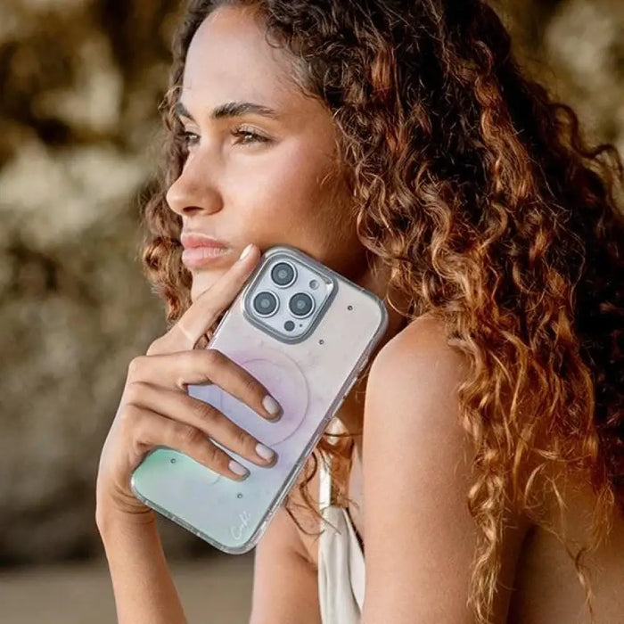 Uniq Coehl Celest Magnetic Charging Case за iPhone 16 Pro