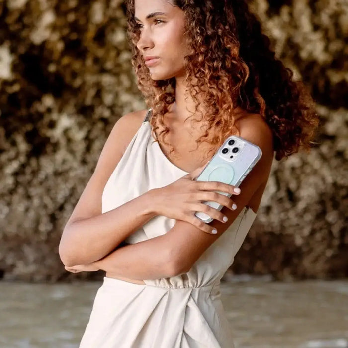 Uniq Coehl Celest Magnetic Charging Case за iPhone 16 Pro