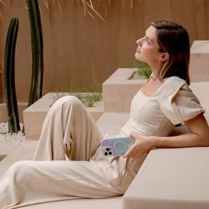 Uniq Coehl Linear Magnetic Charging Case за iPhone 16 Pro