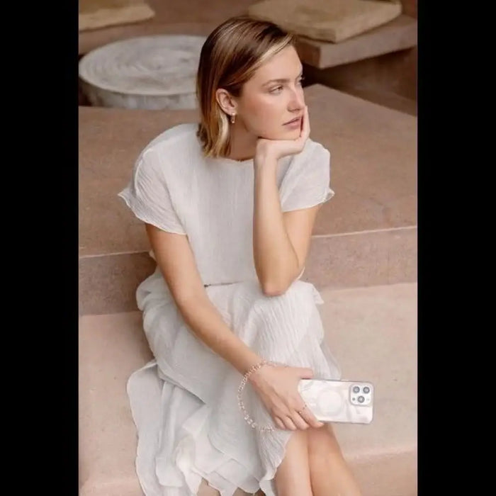 Uniq Coehl Verdure Magnetic Charging Case за iPhone 16 Pro