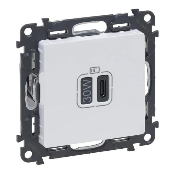 ВГРАДЕНА РОЗЕТКА ЗАРЯДНО 2хUSB С 30W VALENA LIFE LEGRAND
