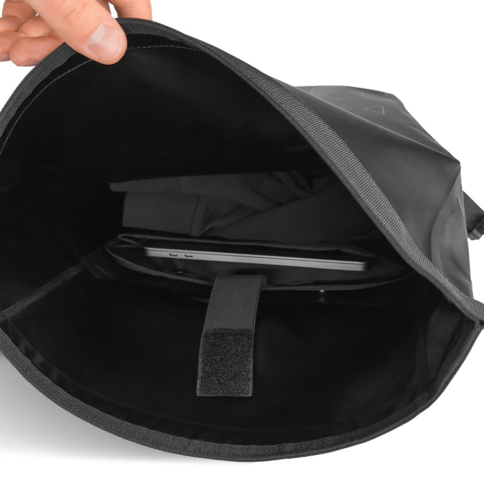 Водоустойчива раница с рамка за