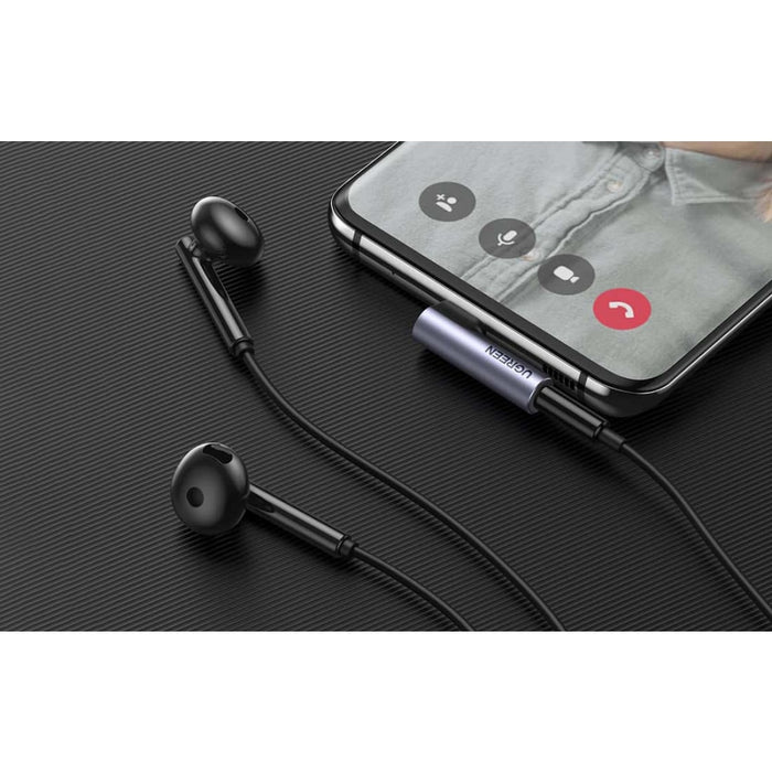 Аудио адаптер UGREEN AV154 USB-C към мини жак 3.5mm