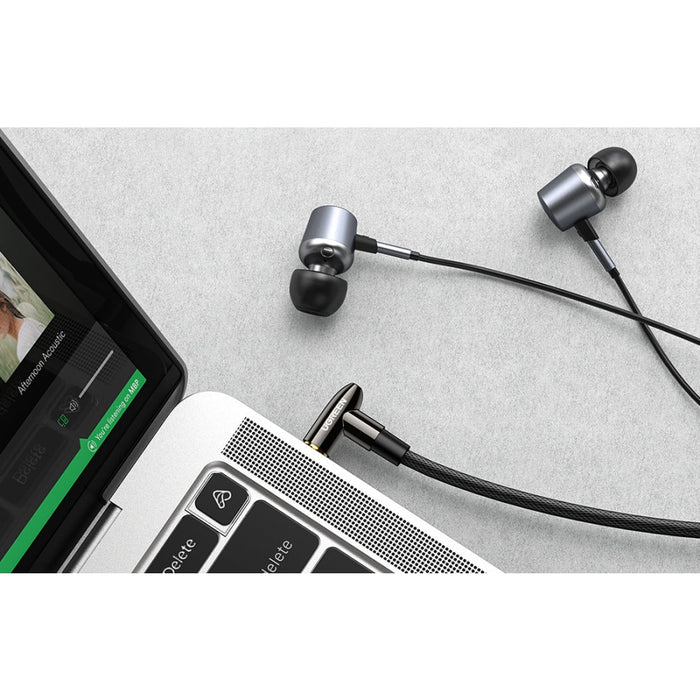 AUX кабел UGREEN AV188 мини жак 3.5mm 2m