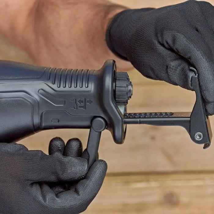 Саблен трион Black & Decker BES301 2800 spm 750 W Черен