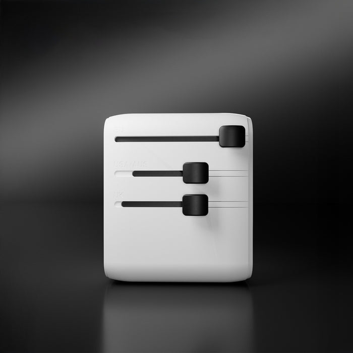 Универсален адаптер за пътуване с USB-A и 2x USB-C P