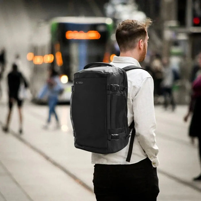 Раница за лаптоп Tech-Protect Defender S40 28L - черна