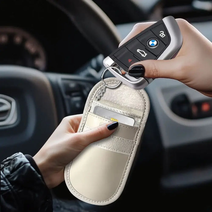Калъф за автомобилен ключ Tech-Protect KLR100 RFID блокиращ