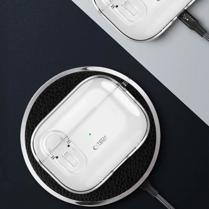 Тънък калъф с кука Tech-Protect за AirPods 1 / 2 - прозрачен