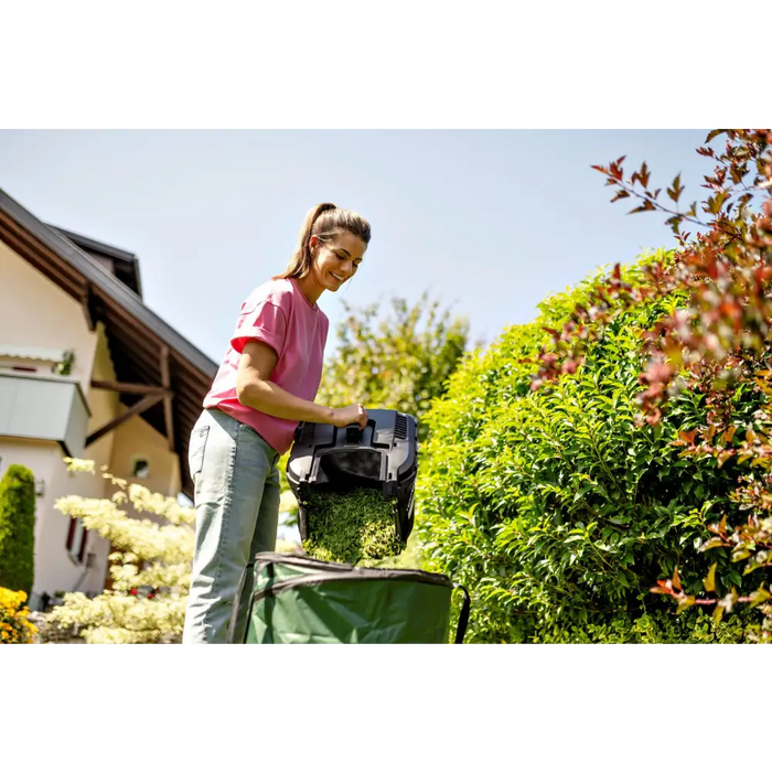 Акумулаторна косачка KARCHER LMO 2-18 (1.445-400.0) Черен