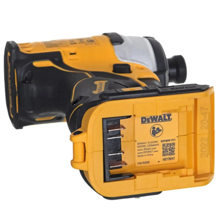 КОМПЛЕКТ ЗА ЕЛЕКТРОИНСТРУМЕНТИ DEWALT DCK2062M2T (DCD709