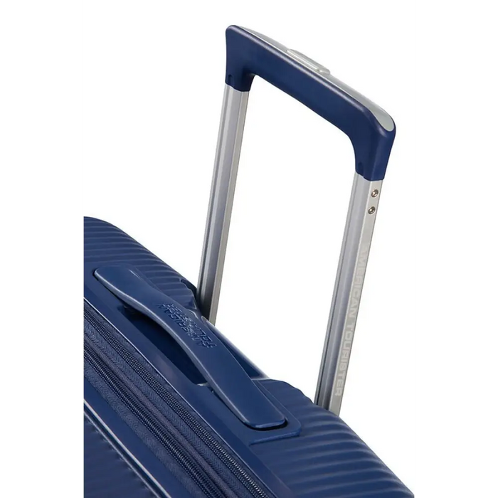 Среден куфар Soundbox American Tourister - полунощен темно