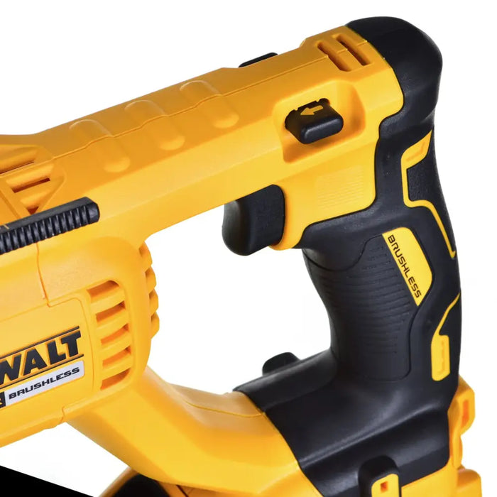 АКУМУЛАТОРЕН БЕЗЧЕТКОВ КОМПЛЕКТ DEWALT DCK440L3T-QW 18 V