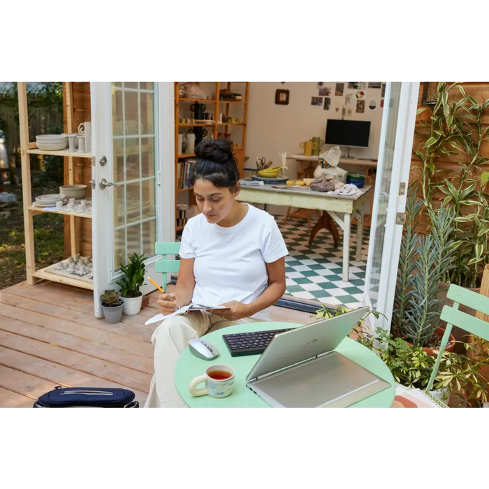 Компактна Bluetooth клавиатура HP 350 за множество