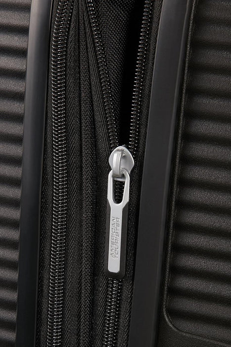 Среден куфар American Tourister Soundbox Medium - бас черен