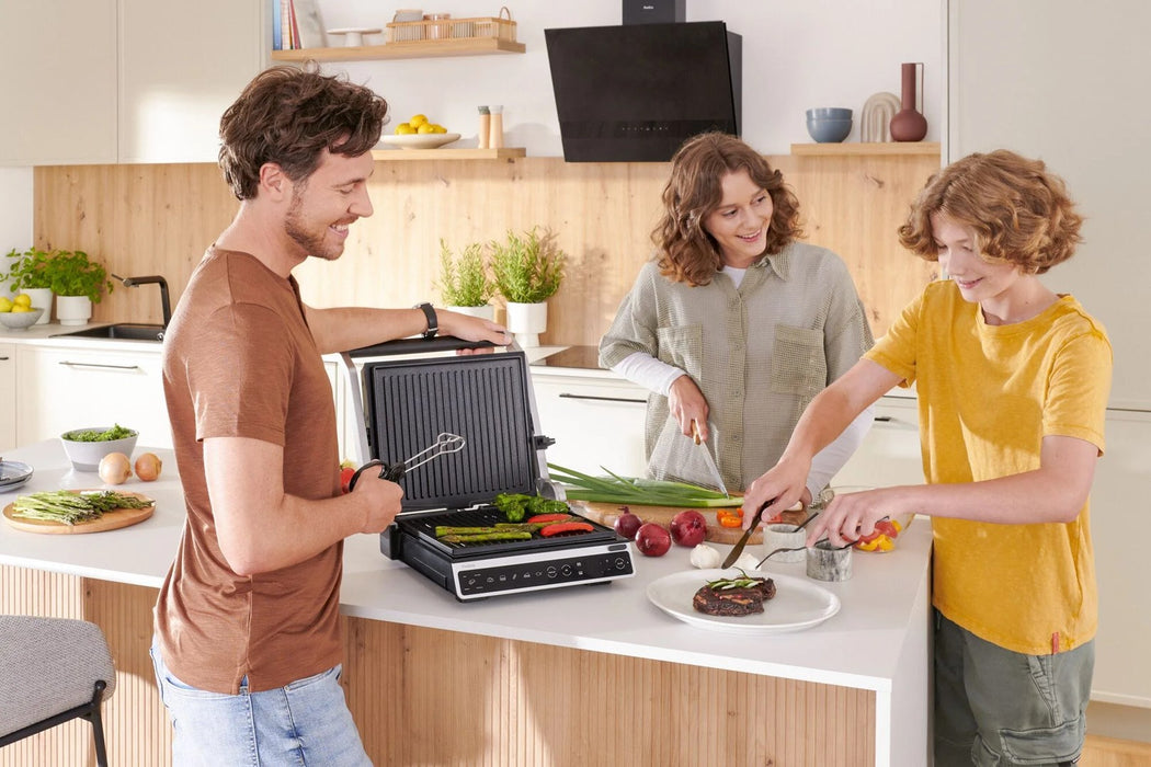 Електрическа скара Amica GK 5011 ProfiGrill неръждаема стомана 2000 W черно-сребристо