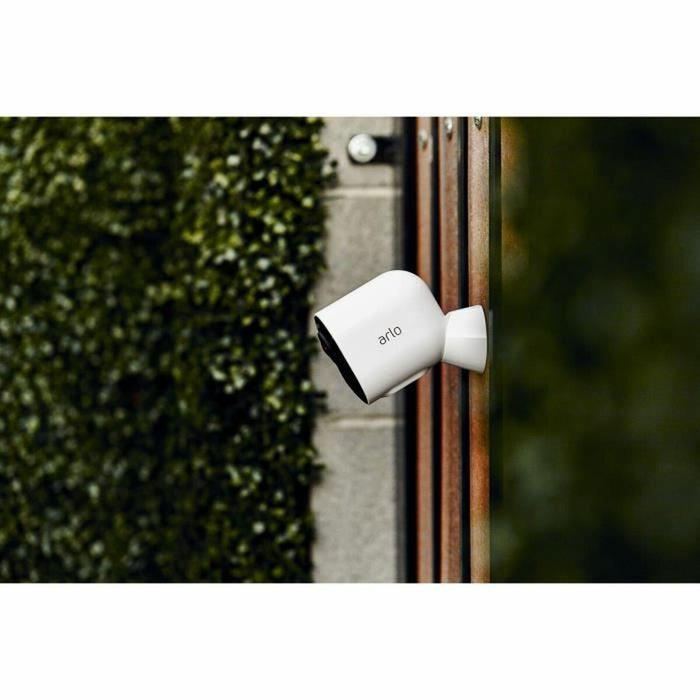 Видеокамера за наблюдение Arlo Ultra V2