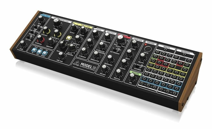 Аналогов синтезатор Behringer MODEL 15