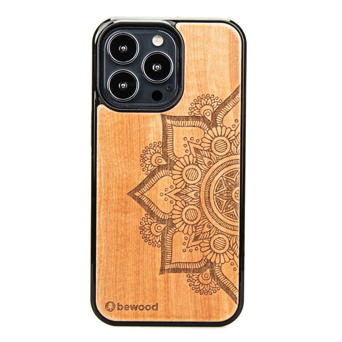 Дървен калъф Bewood Mandala Apple Tree за iPhone 13 Pro - светлокафяв