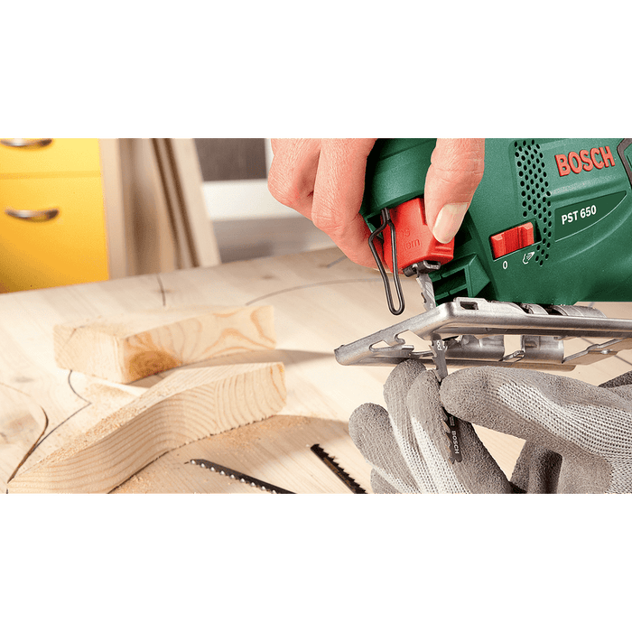 Прободен трион Bosch Compact PST650 с куфар